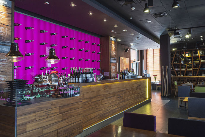 Imagen del bar/restaurante del Hotel Mercure Warszawa Grand. Foto 4