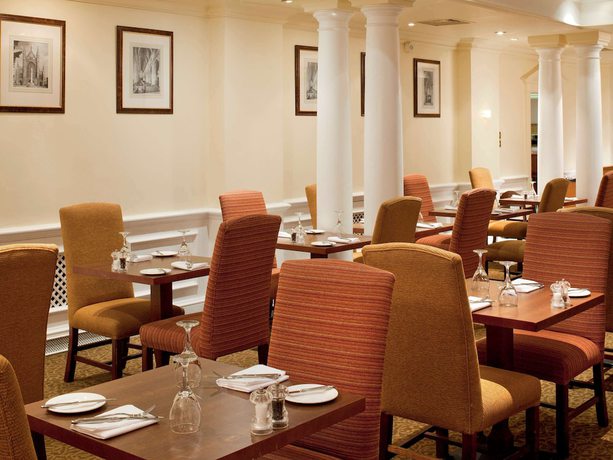 Imagen del bar/restaurante del Hotel Mercure Wessex Winchester. Foto 4