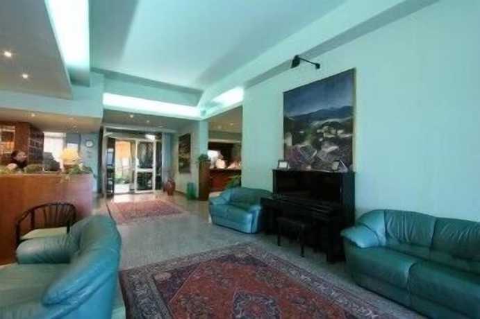 Imagen del bar/restaurante del Hotel Mercurio, Capocastello. Foto 5