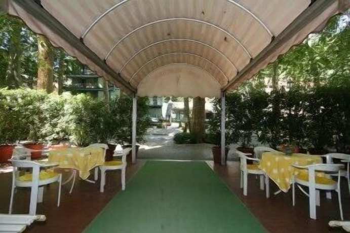 Imagen de los exteriores del Hotel Mercurio, Capocastello. Foto 9