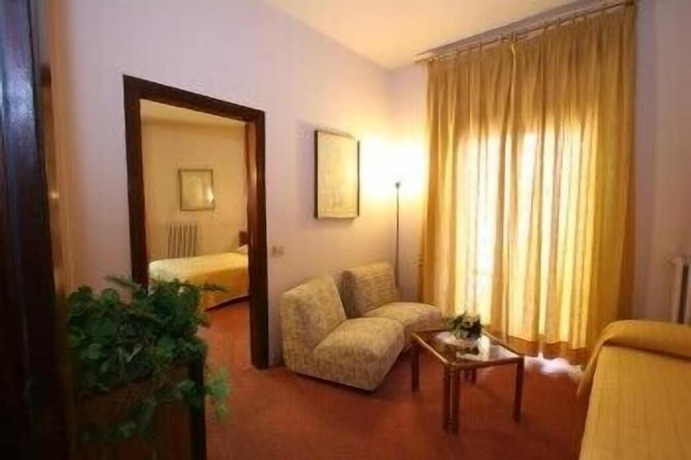 Imagen de la habitación del Hotel Mercurio, Capocastello. Foto 6