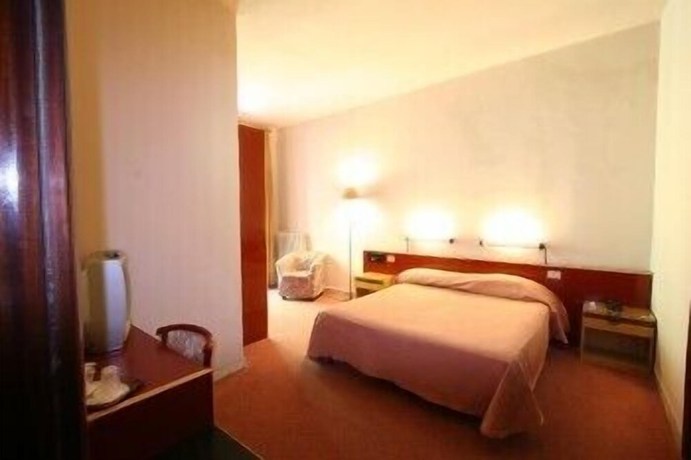 Imagen de la habitación del Hotel Mercurio, Capocastello. Foto 7