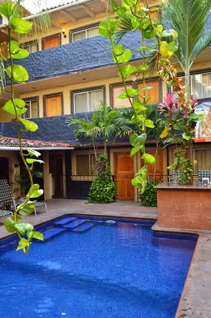 Imagen de la piscina del Hotel Mercurio - Caters To Gay Men. Foto 19