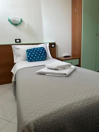 Imagen de la habitación del Hotel Mercurio. Foto 4