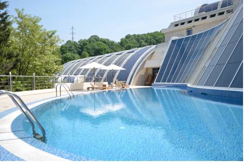 Imagen de la piscina del Hotel Mercury Resort. Foto 5
