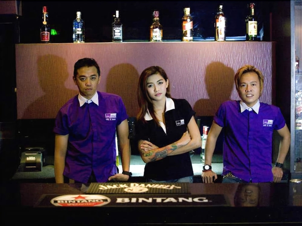 Imagen del bar/restaurante del Hotel Merdeka Kediri. Foto 11