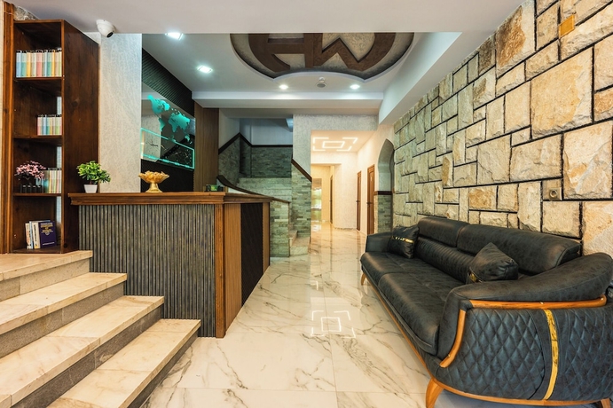 Imagen de los interiores del Hotel Merdjan. Foto 16