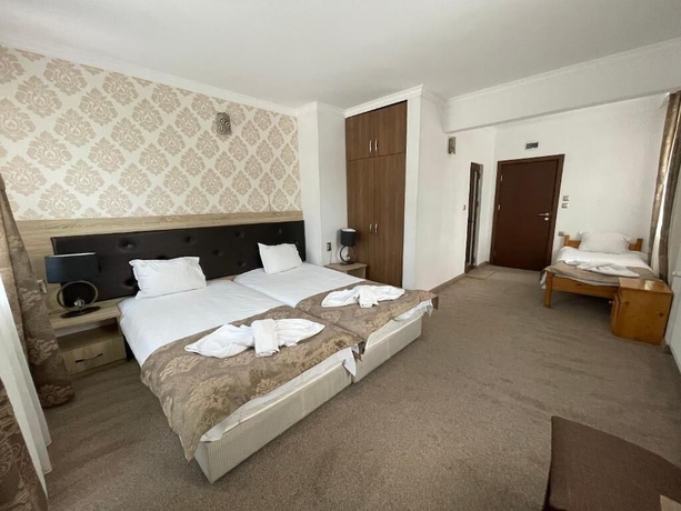 Imagen de la habitación del Hotel Merdjan. Foto 11