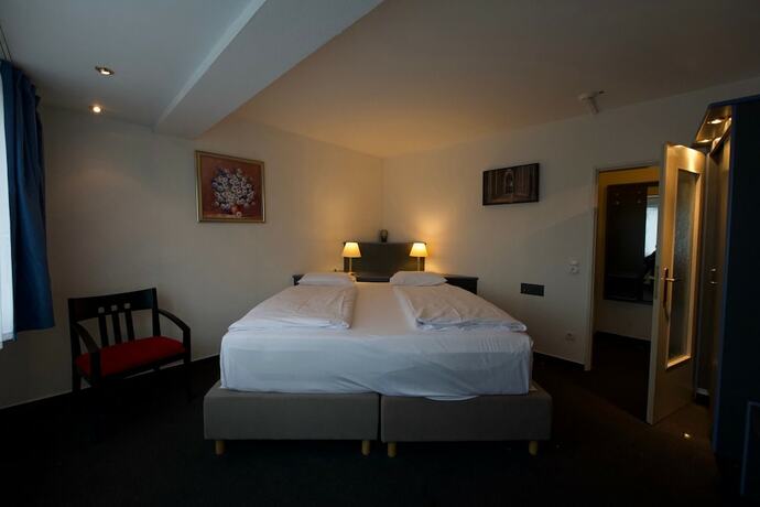 Imagen de la habitación del Hotel Merian. Foto 17