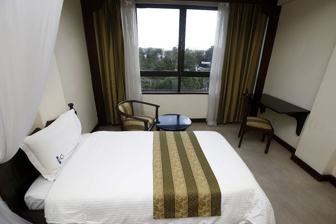 Imagen de la habitación del Hotel Merica. Foto 17