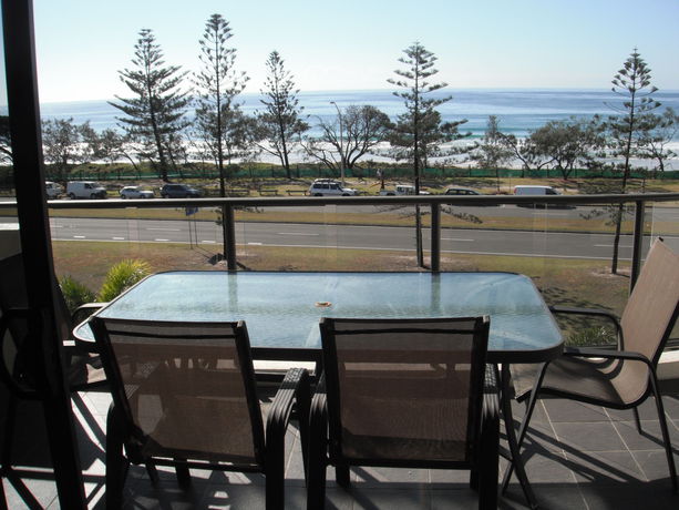 Imagen de los exteriores del Hotel Meridian Alex Beach Apartments. Foto 12