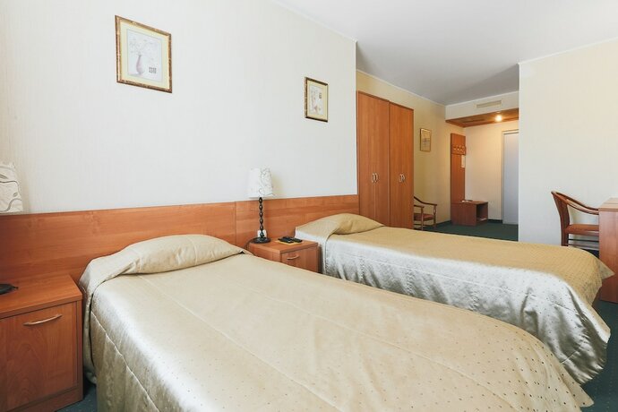 Imagen general del Hotel Meridian, Cheli&aacute;binsk. Foto 2