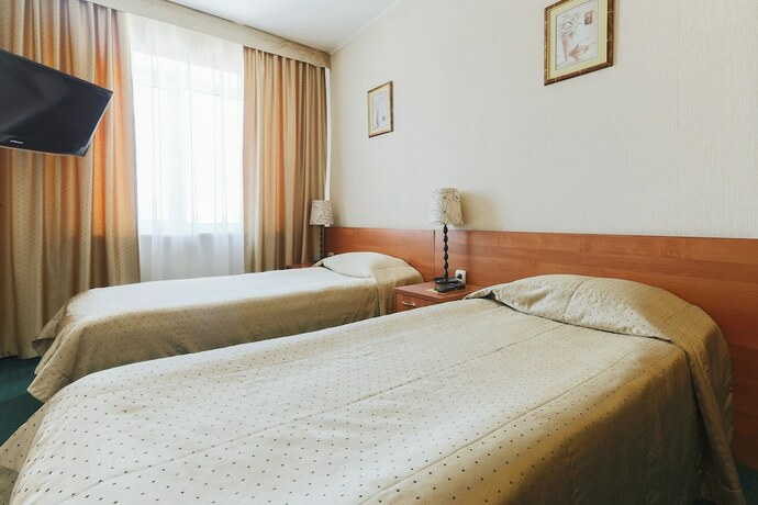 Imagen de la habitación del Hotel Meridian, Cheli&aacute;binsk. Foto 20