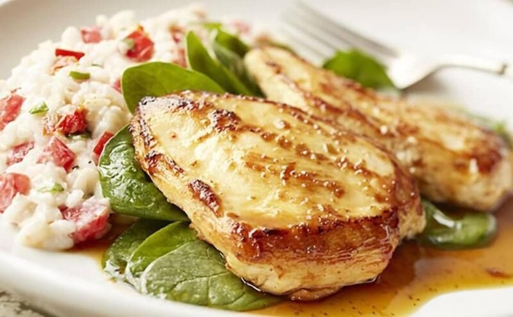 Imagen del bar/restaurante del Hotel Meridian Lodge And Resort. Foto 14