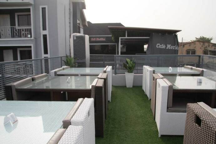 Imagen del bar/restaurante del Hotel Meridian Lodge And Resort. Foto 15