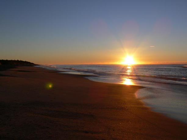 Imagen general del Hotel Meridian Resort Beachside. Foto 12