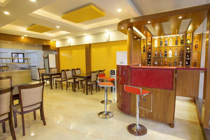 Imagen del bar/restaurante del Hotel Meridian Suite. Foto 3