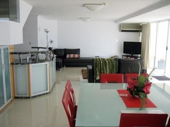 Imagen de los interiores del Hotel Meridian Tower. Foto 7