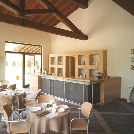Imagen del bar/restaurante del Hotel Meridiana Country. Foto 2