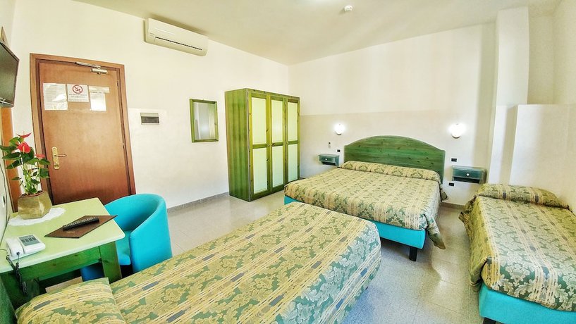 Imagen de la habitación del Hotel Meridiana, Guspini. Foto 5