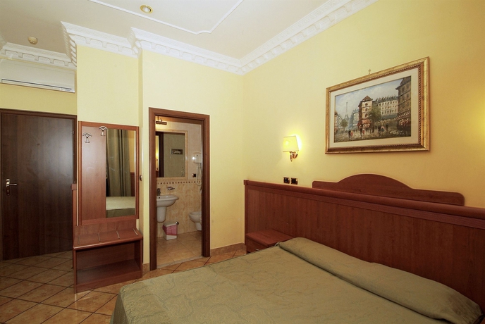 Imagen de la habitación del Hotel Meridiana, Roma. Foto 7