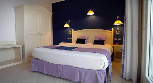 Imagen de la habitación del Hotel Meridiana Taormina. Foto 3