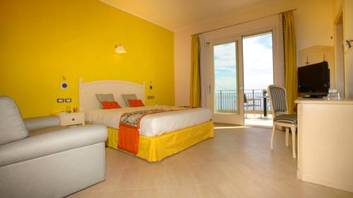 Imagen de la habitación del Hotel Meridiana Taormina. Foto 6
