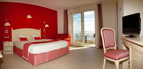 Imagen de la habitación del Hotel Meridiana Taormina. Foto 13