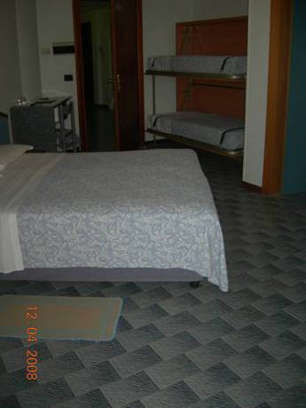 Imagen de la habitación del Hotel Meripol. Foto 6