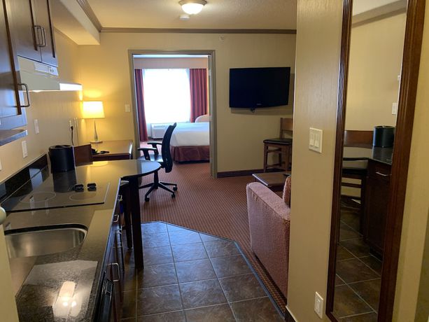 Imagen de la habitación del Hotel Merit And Suites. Foto 19
