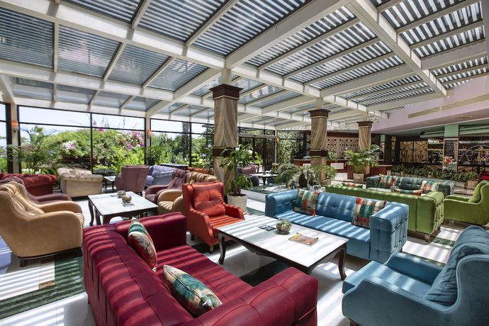 Imagen de los interiores del Hotel Merit Crystal Cove. Foto 12