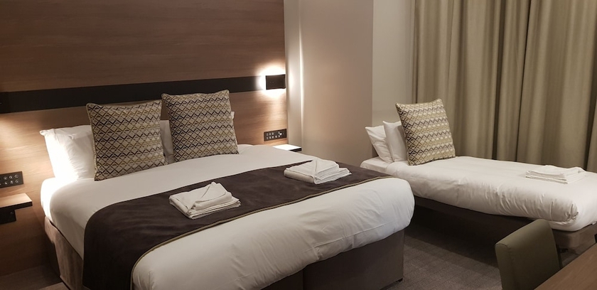 Imagen de la habitación del Hotel Merit Kensington. Foto 2