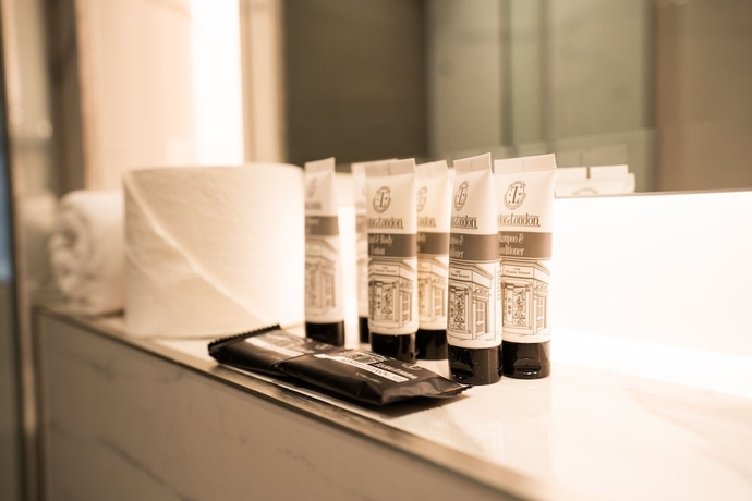 Imagen de la habitación del Hotel Merit Kensington. Foto 16