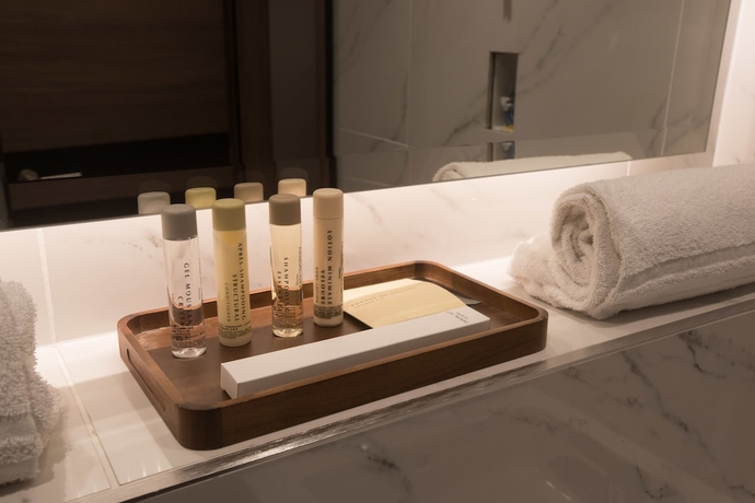 Imagen de la habitación del Hotel Merit Kensington. Foto 17