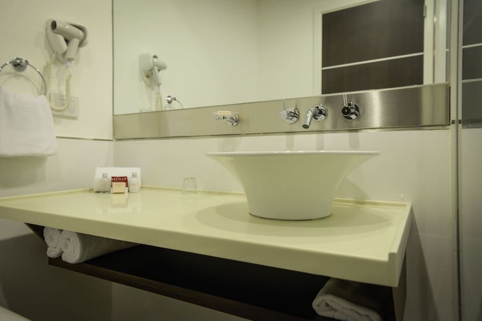 Imagen de la habitación del Hotel Merit San Telmo. Foto 15