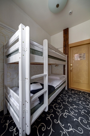 Imagen de la habitación del Hotel Meriton Old Town Garden. Foto 7