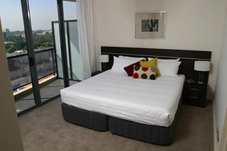 Imagen de la habitación del Hotel Meriton Serviced Apartments Parramatta. Foto 2