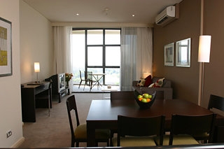 Imagen de la habitación del Hotel Meriton Serviced Apartments Parramatta. Foto 4