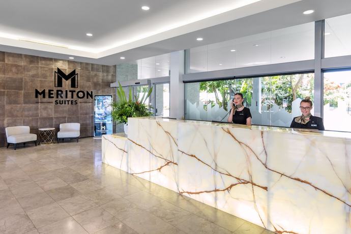 Imagen de los interiores del Hotel Meriton Suites Broadbeach, Gold Coast. Foto 20