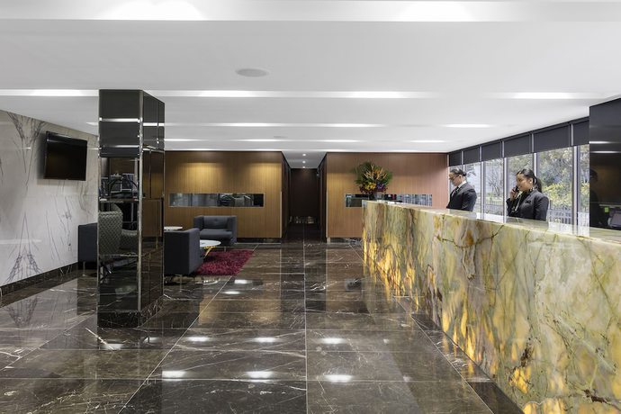 Imagen de los interiores del Hotel Meriton Suites North Ryde. Foto 20