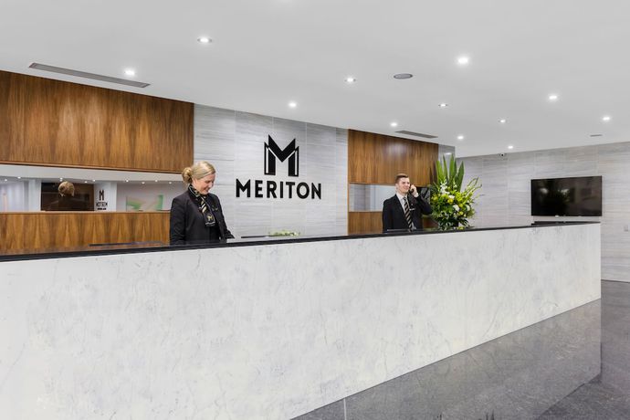 Imagen de los interiores del Hotel Meriton Suites Southport, Gold Coast. Foto 18