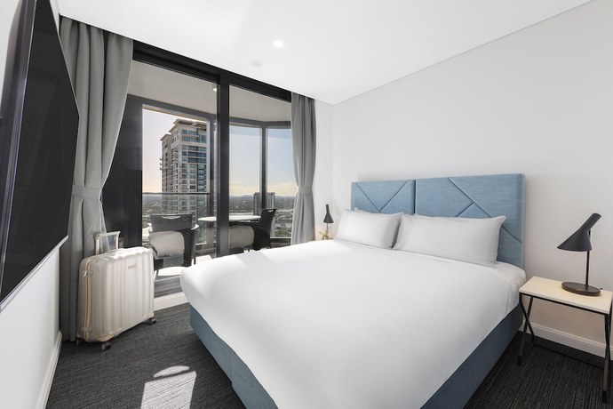Imagen de la habitación del Hotel Meriton Suites Surfers Paradise. Foto 10