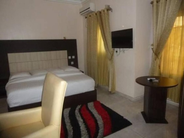 Imagen de la habitación del Hotel Meritzs and Suites. Foto 7