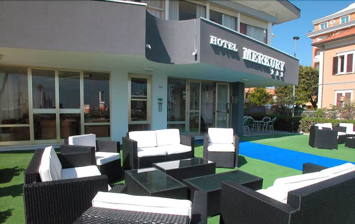 Imagen de los exteriores del Hotel Merkury. Foto 12