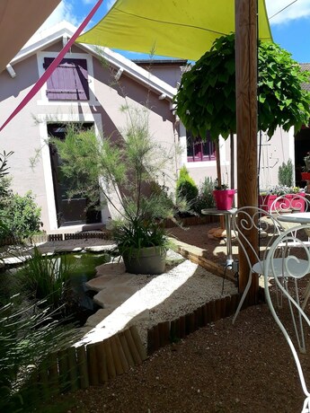 Imagen general del Hotel Merle Blanc. Foto 10