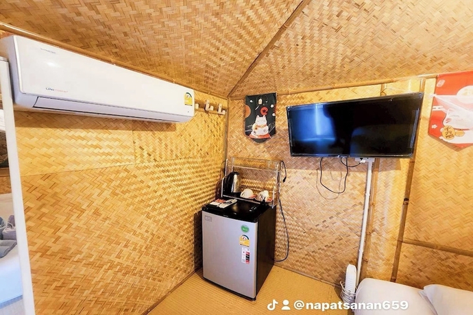 Imagen de la habitación del Hotel Merlin Hut and Farm. Foto 6