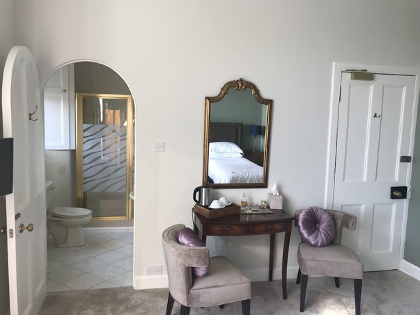 Imagen de la habitación del Hotel Merlindale. Foto 7