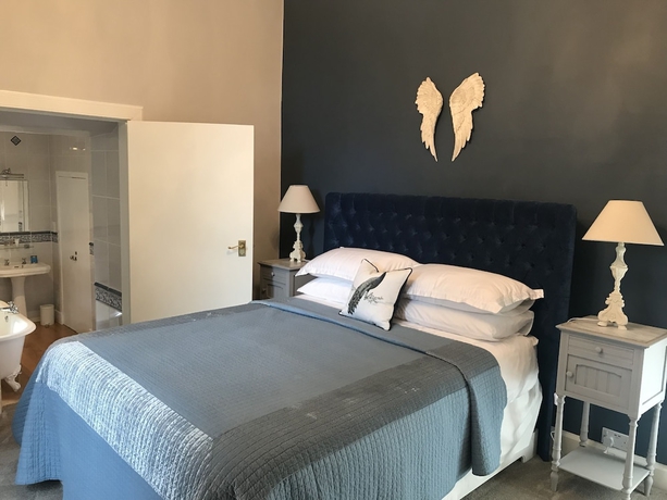 Imagen de la habitación del Hotel Merlindale. Foto 8