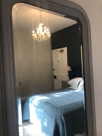 Imagen de la habitación del Hotel Merlindale. Foto 14