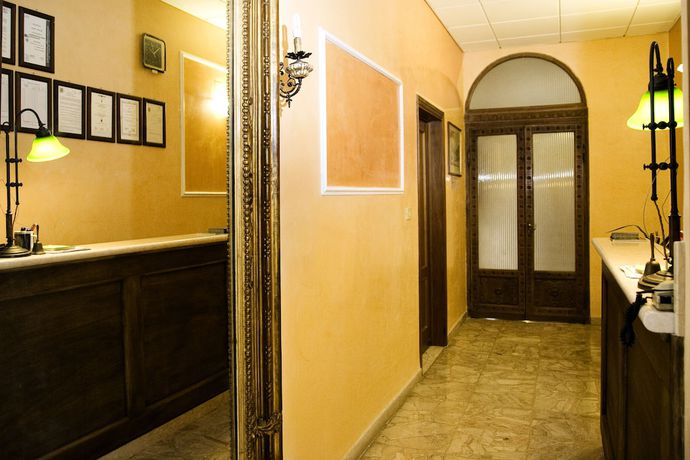Imagen de los interiores del Hotel Merlini. Foto 20